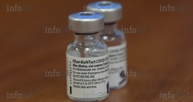 Vaccins Covid-19&nbsp;: l’OMS négocie avec Pfizer et Moderna pour les pays pauvres