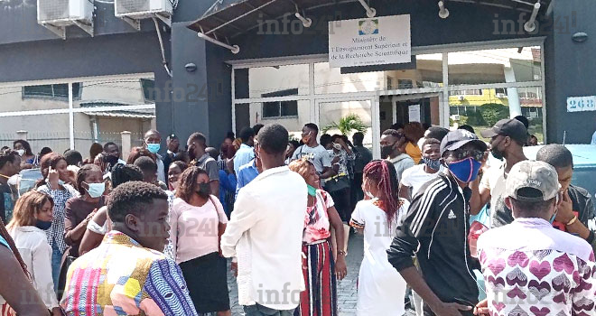 Le gouvernement gabonais renonce enfin à &laquo;&nbsp;orienter&nbsp;&raquo; les bacheliers en colère à l’ONE