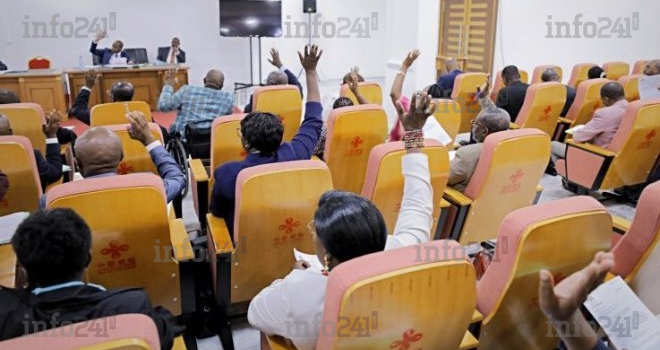 Premiers tirs législatifs au Sénat &nbsp;: tout passe, sauf la Cour islamique de justice&nbsp;!